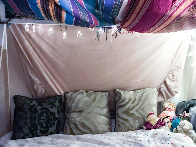 Why Blanket Forts are Amazing! - Super Simple