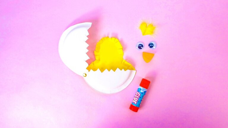 Hatching Chick Craft - Super Simple