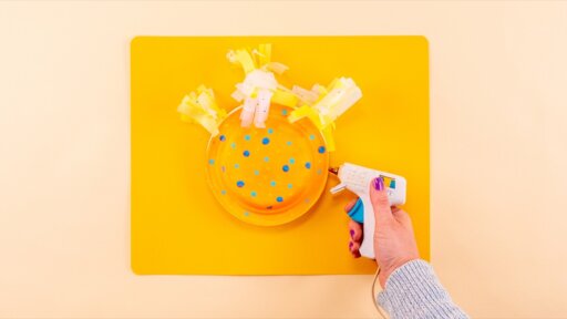 Paper Plate Rattle Celebration Noise Maker - Super Simple