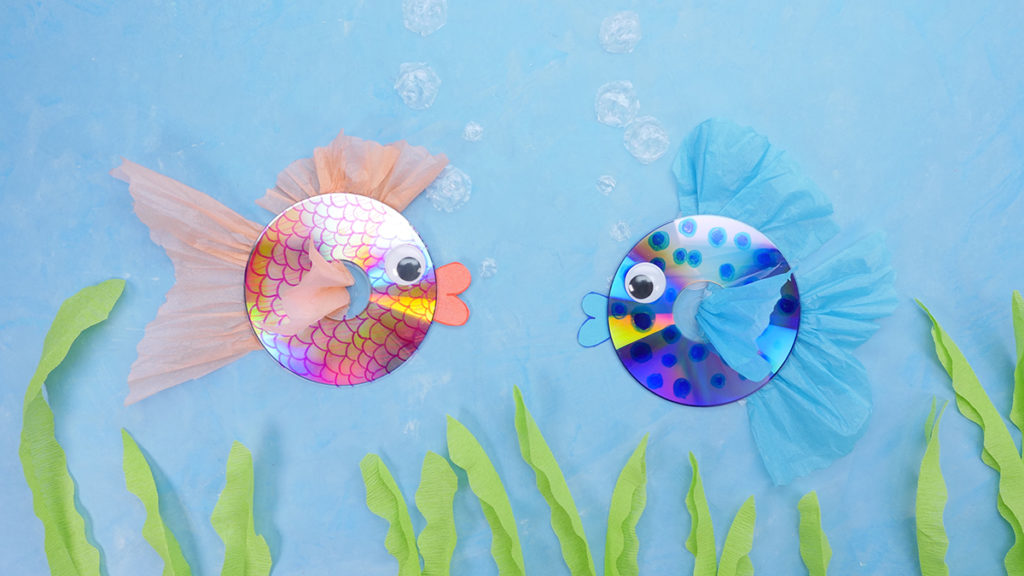 Make Your Own Fish Aquarium using CDs! Super Simple
